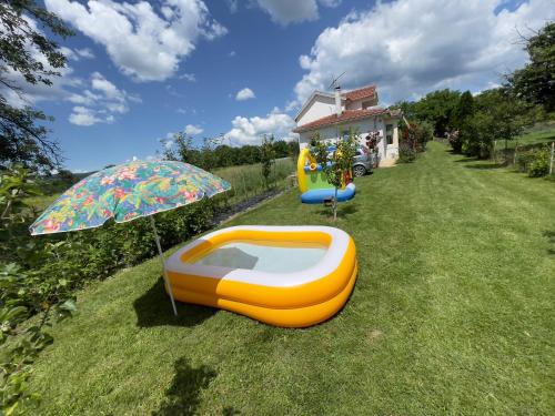 Omgeving, Vila Hristov in Vinica