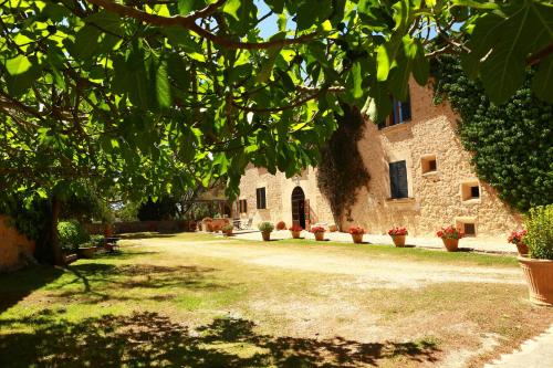 Oliver Moragues Grandhouse & Vineyard