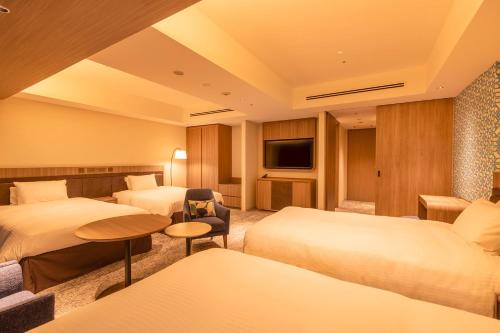 3 twin beds, 1 sofa bed