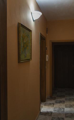 One-Bedroom Apartment image 4