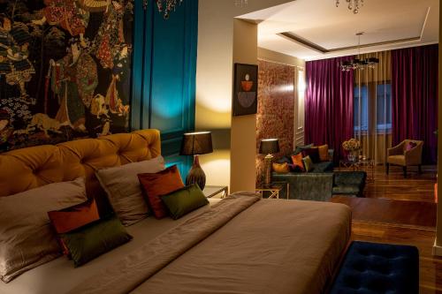 492201596 Hotel Capital with private wellness