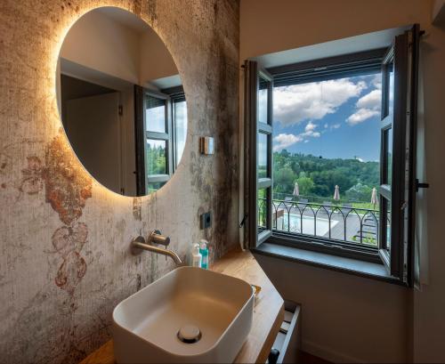 Book the King Room with Mountain View King Room with Mountain View