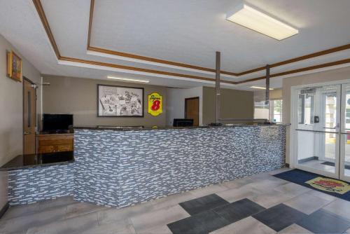 Super 8 by Wyndham De Soto in De Soto, USA