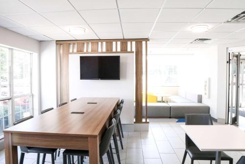 Foto - Microtel Inn & Suites by Wyndham Charlotte/Northlake