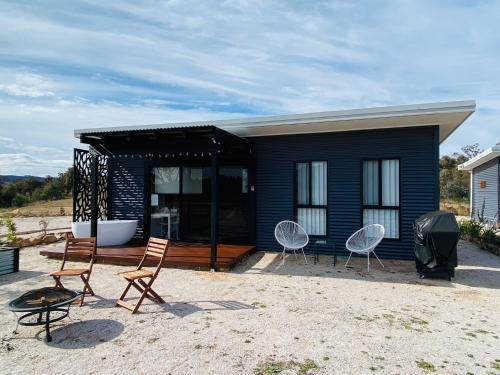 Celestine - 1 Bed Cabin with Outdoor Bath - Kundalini Lodge in Grattai