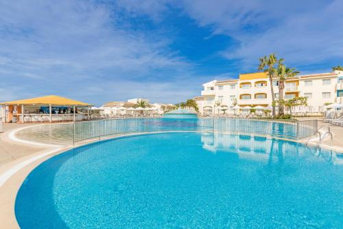 Blau Punta Reina Resort - image 11