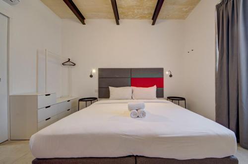 Private rooms with bathroom in Valletta Room Type - Double Room