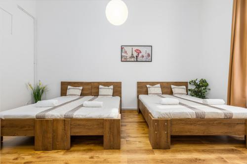 Real Apartments Lovag - image 6