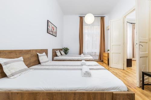 Real Apartments Lovag - image 12