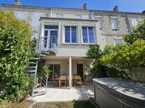 Le Bienheureux, le calme en ville et jardin - Location saisonnière - Angoulême