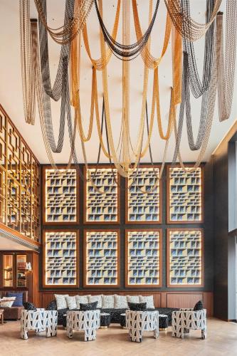 Empfangshalle, Wine & Books Porto Hotel - Small Luxury Hotels Of The World near Do Carmo Kirche