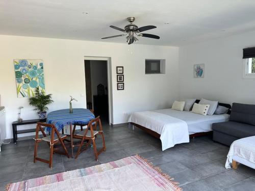 Pool-side chic studio in beautiful countryside, Mijas (photo 4)
