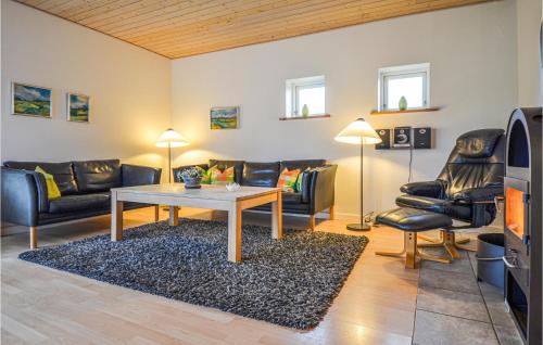 Awesome Home In Ebeltoft With 4 Bedrooms, Sauna And Wifi in Ебелтофт