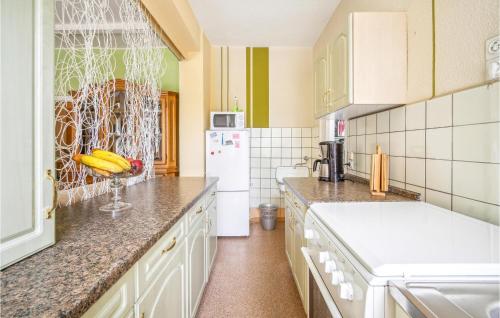 Kitchen, Nice Apartment In Neugersdorf-ebersbach With Wifi And 1 Bedrooms in Eibau