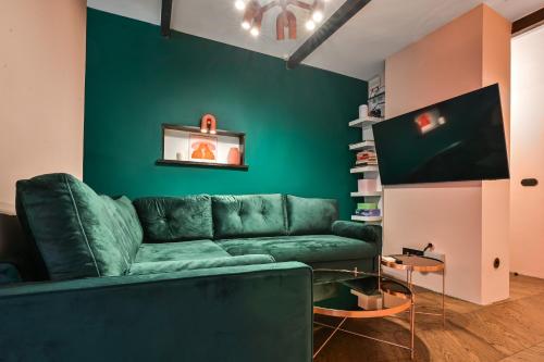 Cozy 1BD Apartment with Private Patio in Lozenets by Flat Mаnager, Sofía