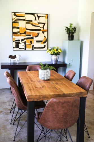 Nguni Place - a self-catering, modern apartment. photo 3