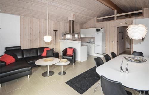 3 Bedroom Beautiful Home In Silkeborg