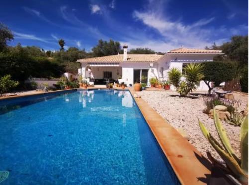 Exquisite Villa in Viñuela