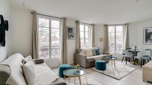 161-Suite Raphael Beautiful 1 BDR APT New Paris