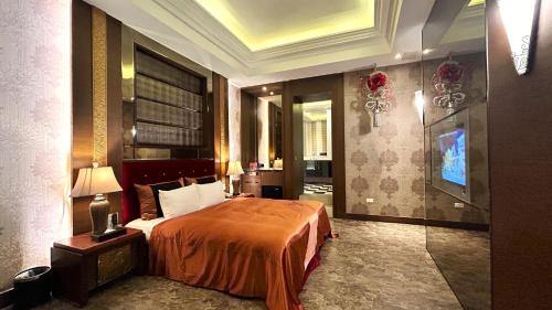 room detail thumbnail 0