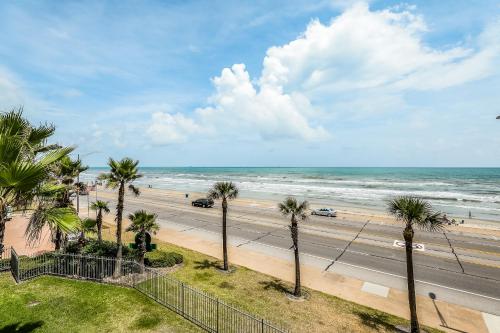 Dawn Condominiums - Break of Dawn in Galveston, USA