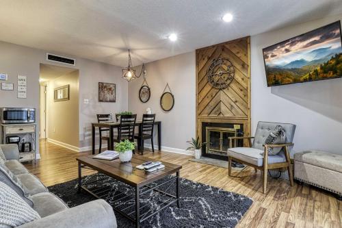 Cozy Resort-Style Gatlinburg Condo Indoor Pool! in Gatlinburg, USA