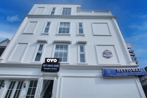 OYO Flagship Sky White House