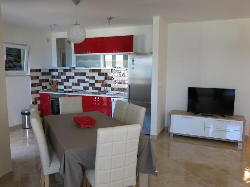 Sunrise Apartment - image 8