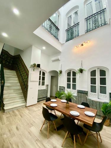 Triana Riverside Guesthouse