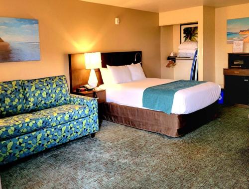 Old Town Inn Room Type - Deluxe 1 Queen bed / Sofa sleeper / Disability Access