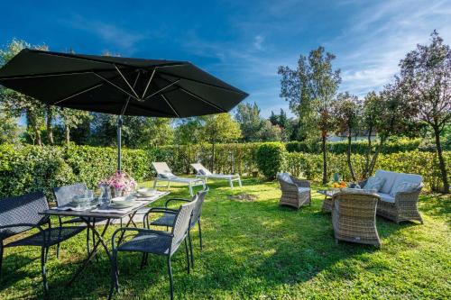 Pietro Farmhouse Apartment in Wine Resort in Lucca