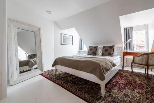 Old Town - Vana Turg Apartment, Tallinn (photo 4)