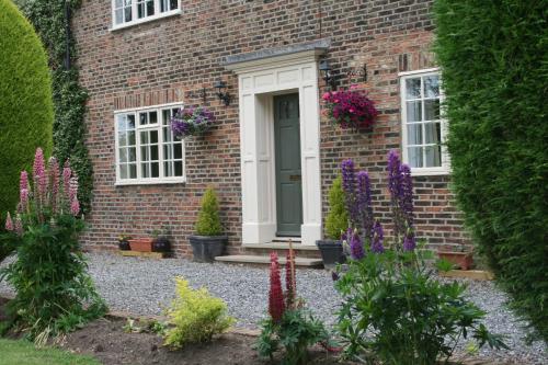 Entrance, The Manor Guest House in Linton-on-Ouse