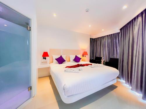 Grand Sunset Hotel Phuket Room Type - Standard Double Room