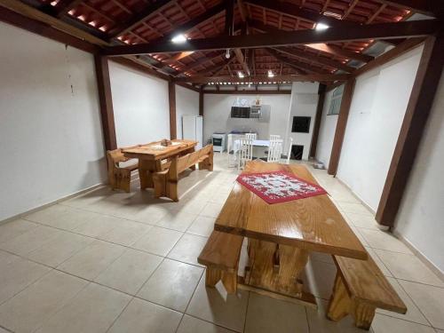 Casa Ampla com Ar Condicionado 350m praia Rua Canoas