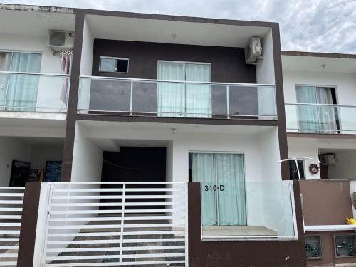 Casa Ampla com Ar Condicionado 350m praia Rua Canoas