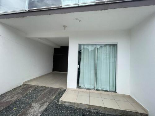 Casa Ampla com Ar Condicionado 350m praia Rua Canoas