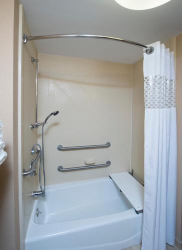 Hampton Inn Bennington - image 7