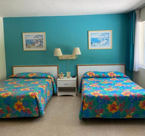 Silver Sands Beach Resort in Miami, USA