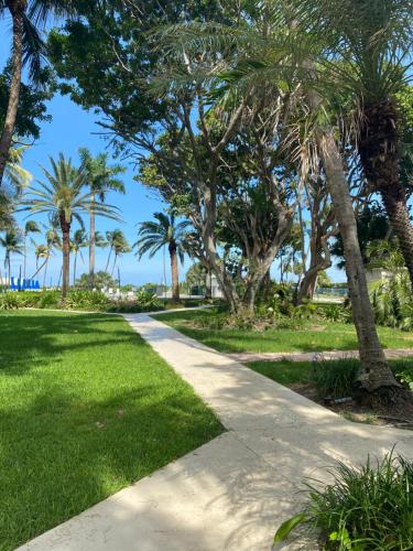 Silver Sands Beach Resort in Miami, USA