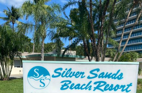 Silver Sands Beach Resort in Miami, USA