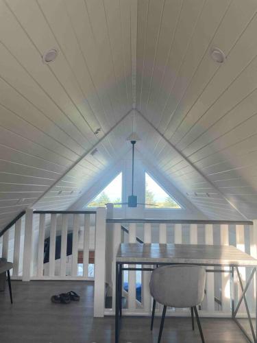 Sunrise Cabin- The Loft - secluded Beach front guest house in Sandspit (BC)