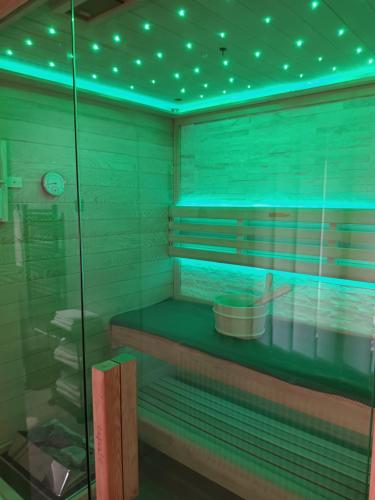 ซาวน่า, Apartments Bakine Carolije in คารานัค
