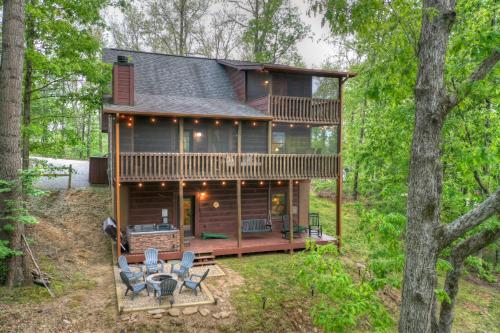 ESCAPE & ENJOY HAVEN - Cabin with Game Room & Hot Tub