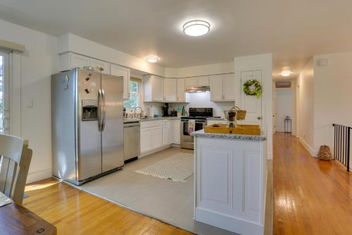 Kiamesha Lake Home with Deck 4 Mi to Resorts World! in Monticello, USA