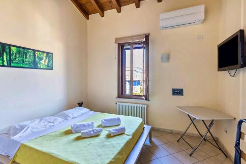Apartment with 2 bedrooms in Verona with furnished garden and WiFi - image 9