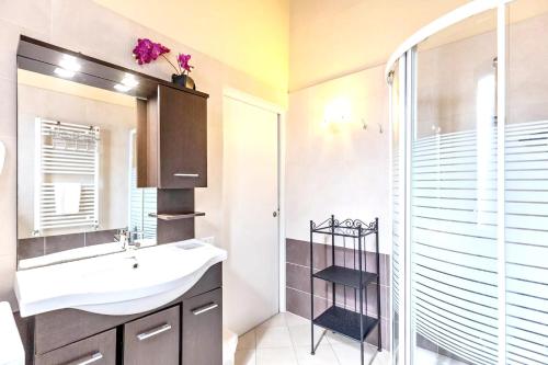 Apartment with 2 bedrooms in Verona with furnished garden and WiFi - image 14