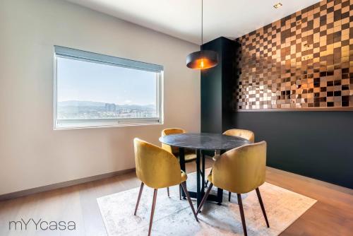 Luxurious Studio w/ City Views From the 46th Floor