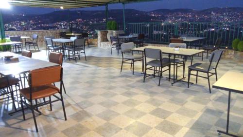 ห้องอาหาร, Al-jabal castle Hotel - Ajloun in อัญลูน