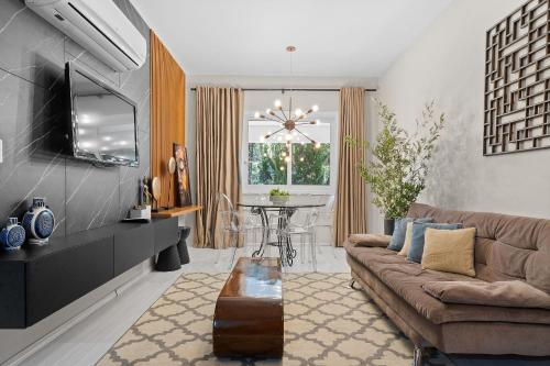 550 metros, Rua Coberta - Centro/Altos da Bela Vista in กรามาโด้
